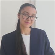 Je vais enseigner des concepts d'informatique et de programmation aux étudiants, en fonction de leur niveau d'études